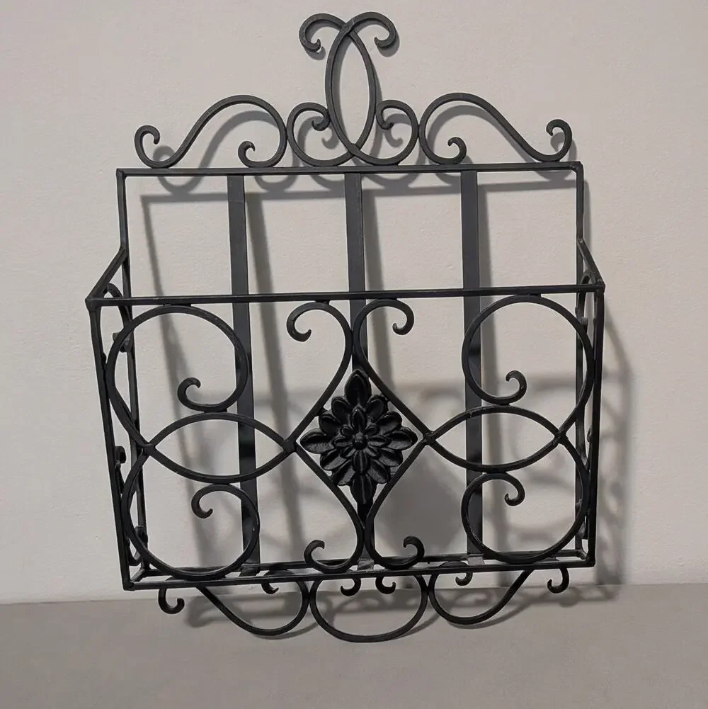 Vtg Ornate Black Cast Iron Scroll Wall Basket Magazine Letter Holder Medallion